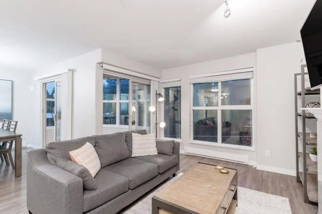 2-Bdr 2-Bath I 1100 Sq.Ft I Walking Distance To Granville Island Vancouver 0*,  Kanada